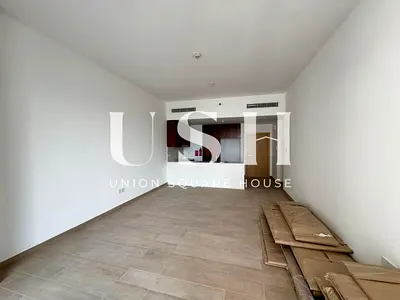 Luxury 2BR Apartment | Partial Sea View | Prime La Mer