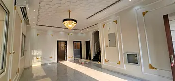 For rent villa 5 bedroom in Al Yasmin area