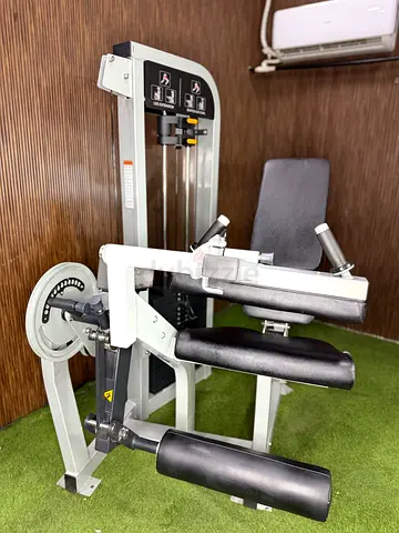 Hammer strength leg extension Leg curl