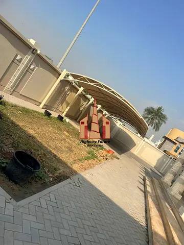 Luxury 5 BR | All Master | Corner Villa | All Rooms Are Attached with Beautiful Balcony's | Maid Room