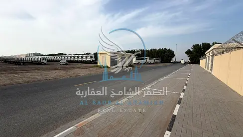 أرض استثمار للإيجار في الصناعية 17 – 105 ألف قدم