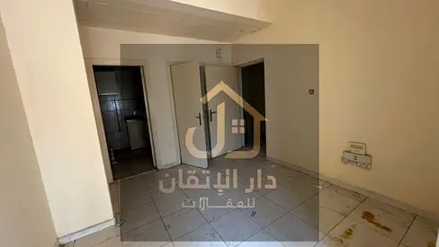 استوديو للإيجار السنوي - البوطينة - 13,000 درهم - مطبخ منفصل - قرب مدرسة الأمل ونستو