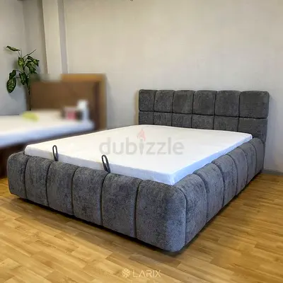 Modern Upholstered Grey Platform Bed with Grid Headboard