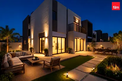 Vacant Stunning Townhouse with Large Plot