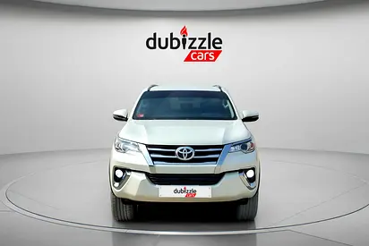 2019 Toyota FORTUNER photo 2