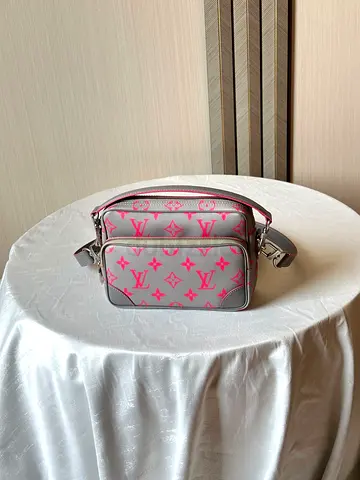Louis vuitton Nill gray bag