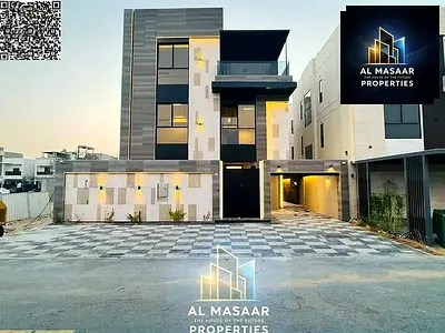 فيلا سمارت سيتم بالكامل 3 طوابق خلف الخدمات مباشرة مع مسبح ورووف خاص السعر شامل الكهرباء والمياة والمكييفات