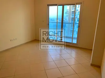 With Covered parking/Large Studio with Balcony for rent in CBD Building / 34000