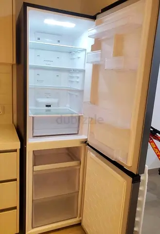 Hitachi bottom refrigerator same like new condition