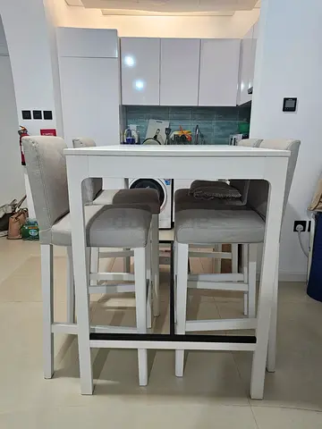White High Dining Table with 4 Upholstered Bar Stools - Great Condition