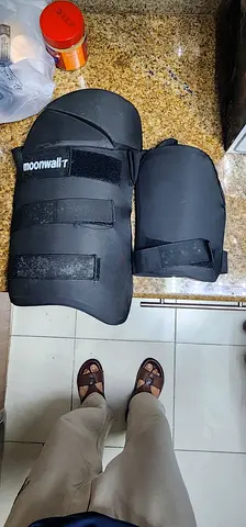 Thigh pads - moonwalker- good Condition