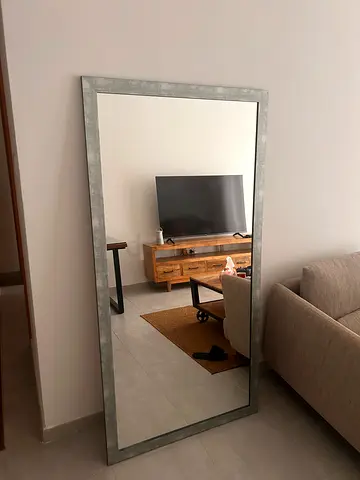 Wall mirror