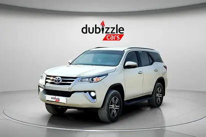 2019 Toyota FORTUNER photo 3