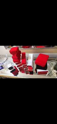 Lot of empty red & white jewelry boxes — assorted sizes