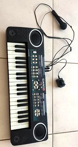 Casio-style 32-key Portable Electronic Keyboard with Mic and Charger