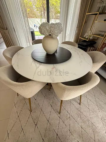 Harlow round dining table 150cm — white marble top with black base