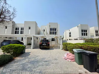 4BR + M TH | End Unit | Vacant