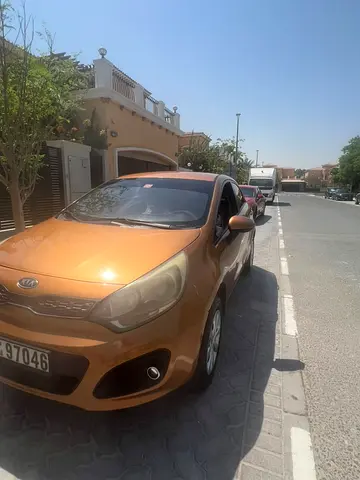 2013 KIA RIO 照片 2