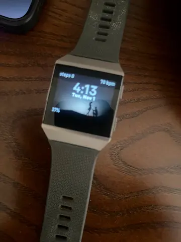Fitbit Ionic smart watch - good condition, gray strap with box and extra straps