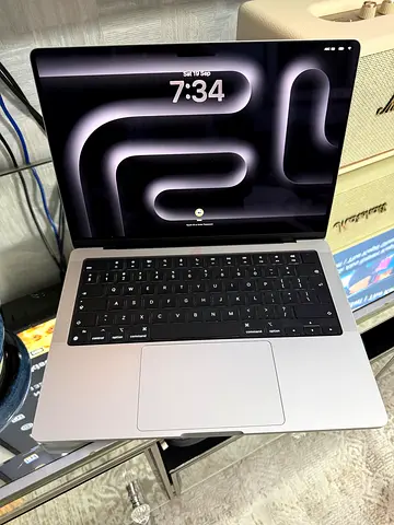 MacBook Pro M4 14 inch 1TB 24GB RAM With Apple Care Plus till 2028