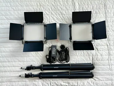 Neewer 2 Packs 660 PRO Photo/Video light