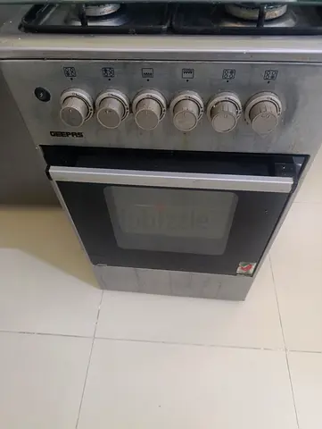 Urgent sale cooker