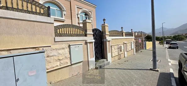 For Annual Rent in Khorfakkan Luxury Two Storey Villa 5 Spacious Bedrooms Large Majlis Separate Din