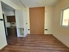 Seprate kitchen studio just in 17k ready to move only for family