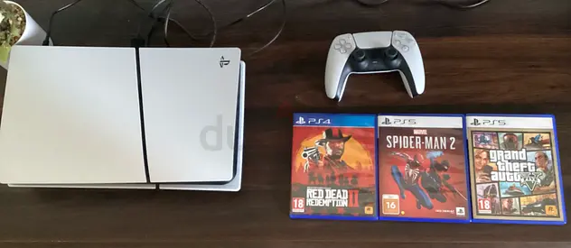 PS5 SLIM IN ALMOST NEW CONDITION