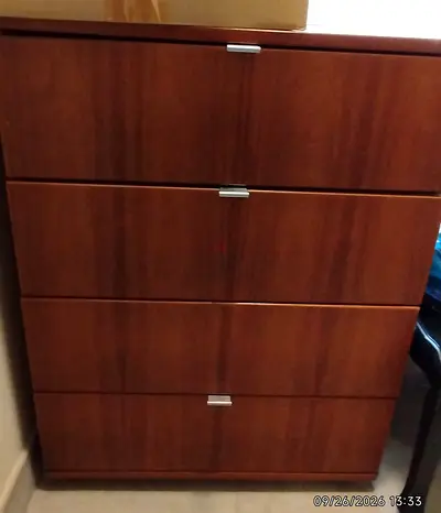 CHEST OF DRAWER