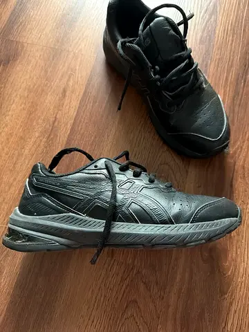 Black kids  athletic sneakers, lightly used SIZE- 35