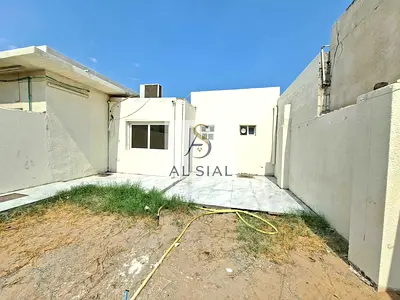 Spacious! 2 bedroom hall villa 2 masters bedroom fully renovated al jazzat sharjah