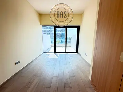 Bouliword view very nice studio availabel with tares 45k 4 cheques