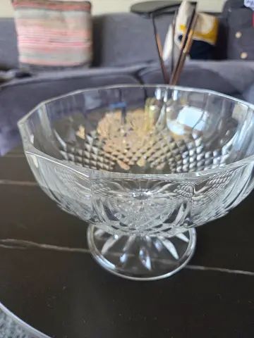 CRYSTAL CUT FLOWER Vase. WhatsApp 056 7887713. Collect at Motor City