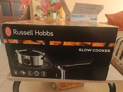 Russell Hobbs Slow Cooker - 3.5L (Box Included) Brand New