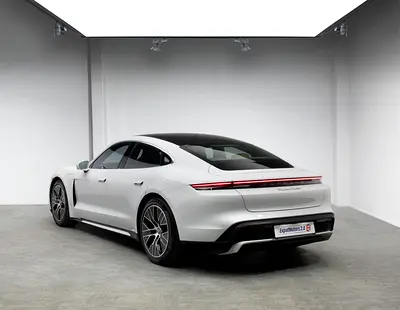 2020 Porsche TAYCAN 照片 3