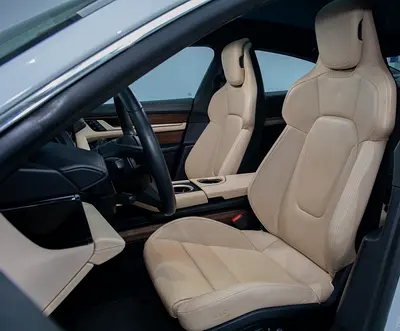 2020 Porsche TAYCAN 照片 9