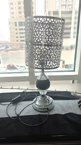 Decorative metal table lamp with patterned shade - good condition