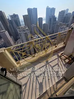 🛌 Grand Layout: 3 Spacious Bedrooms "All En-suite Master" providing maximum comfort + A massive f