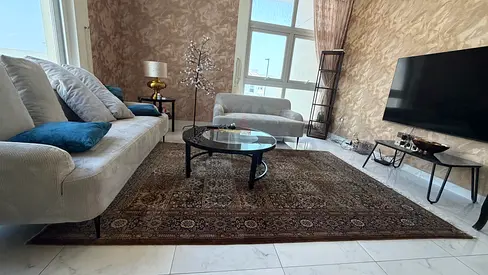 Traditional Carpet Large Brown Patterned area rug — great condition