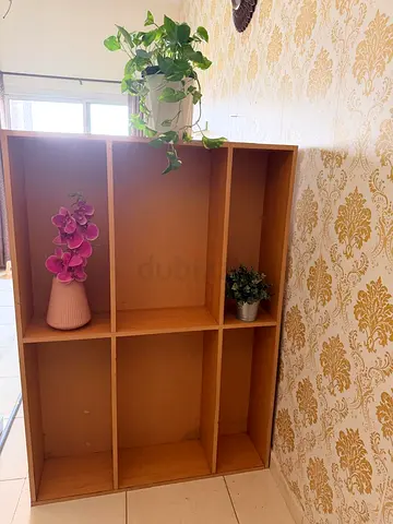 Wooden 6-Cube Bookcase / Display Shelf - Good Condition