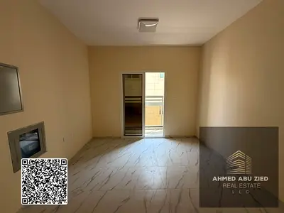 فرصة مميزة   قريب شارع عمار في الروضه 3عجمان ✨🌊 🏡 شقة رائعة للإيجار في موقع استثنائي غرفه و صاله حمامين و بلكونه الموقع  قريب شارع عمار في الروضه 3