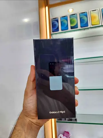 Samsung Galaxy Z Flip 5 256GB Box packed