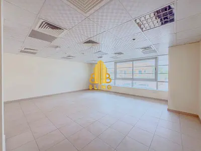 Tremendous 3BHK Duplex With Basement Parking & Maid Room