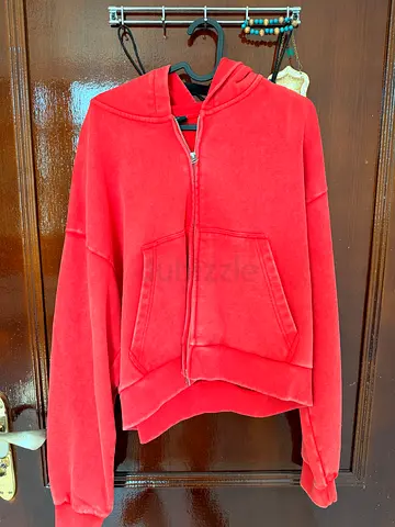 H&m cropped oversized zipup washed red color