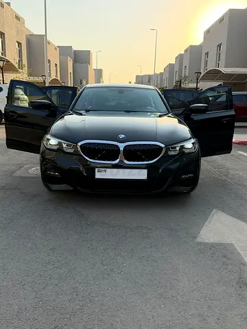 2020 BMW 3-Series 320i GCC Specs in Excellent Condition
