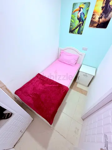 Partition for rent near mall of Emirates infront of lulu only 1700 pm including included all
