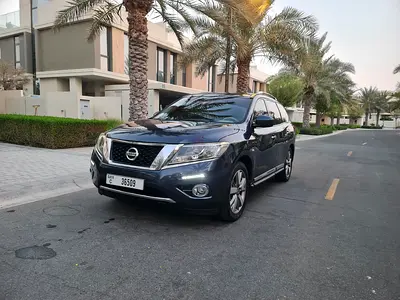 GCC V6 4WD 7 seater Nissan Pathfinder “good condition”. Expat Lady Owner.