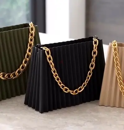 UNIQUE & ELEGANT 3D PRINTED HAND BAGS