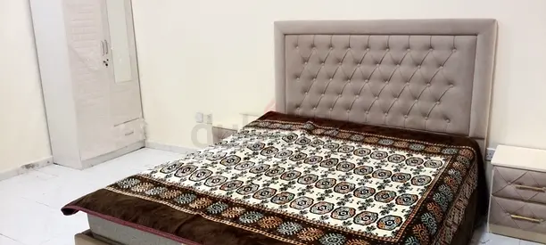 Full furnish room available for rant near sharjah city center bas stop neat and clean al majaz 2